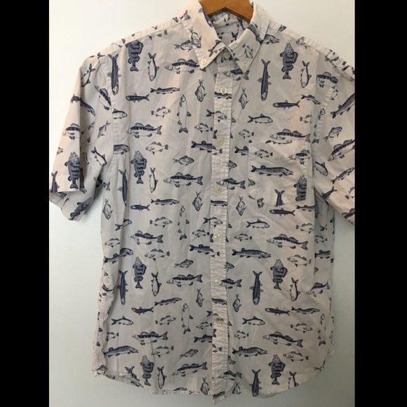 Men’s Fish Button Down Short Sleeve Shirt - Picture 1 of 4